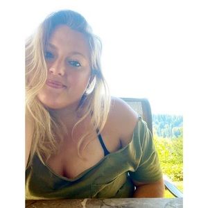 Meet your Posher, Hailey